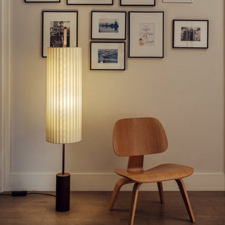 Dórica Stehlampe