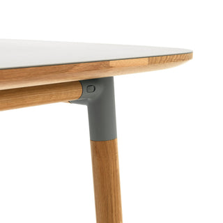 Form Tisch - Esstisch - Normann Copenhagen - Black -