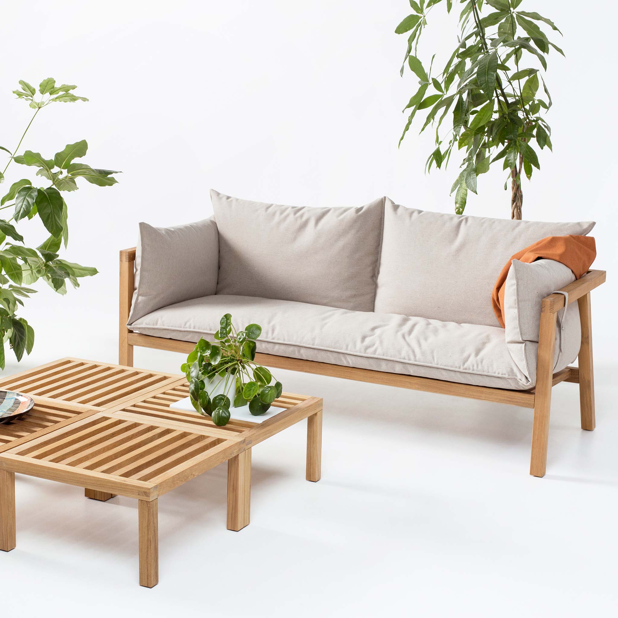 Prostoria Outdoor Sofa | Umomoku